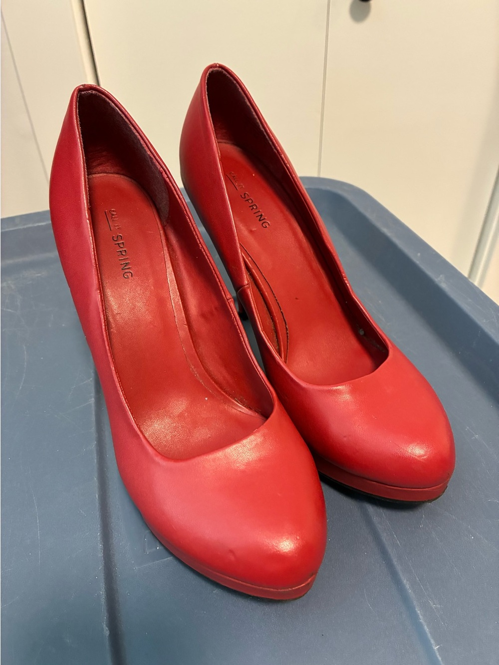 Call it spring Red Rounded-Toe Women's High heel platform size 9
Feminine dressy